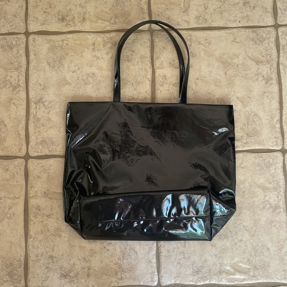 Kate Spade Boys Make Passes at Girls in Glasses Tote Bag - Picture 2 of 7